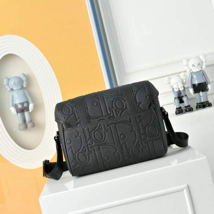 Picture of Dior Mens Bags _SKUfw239322714fw